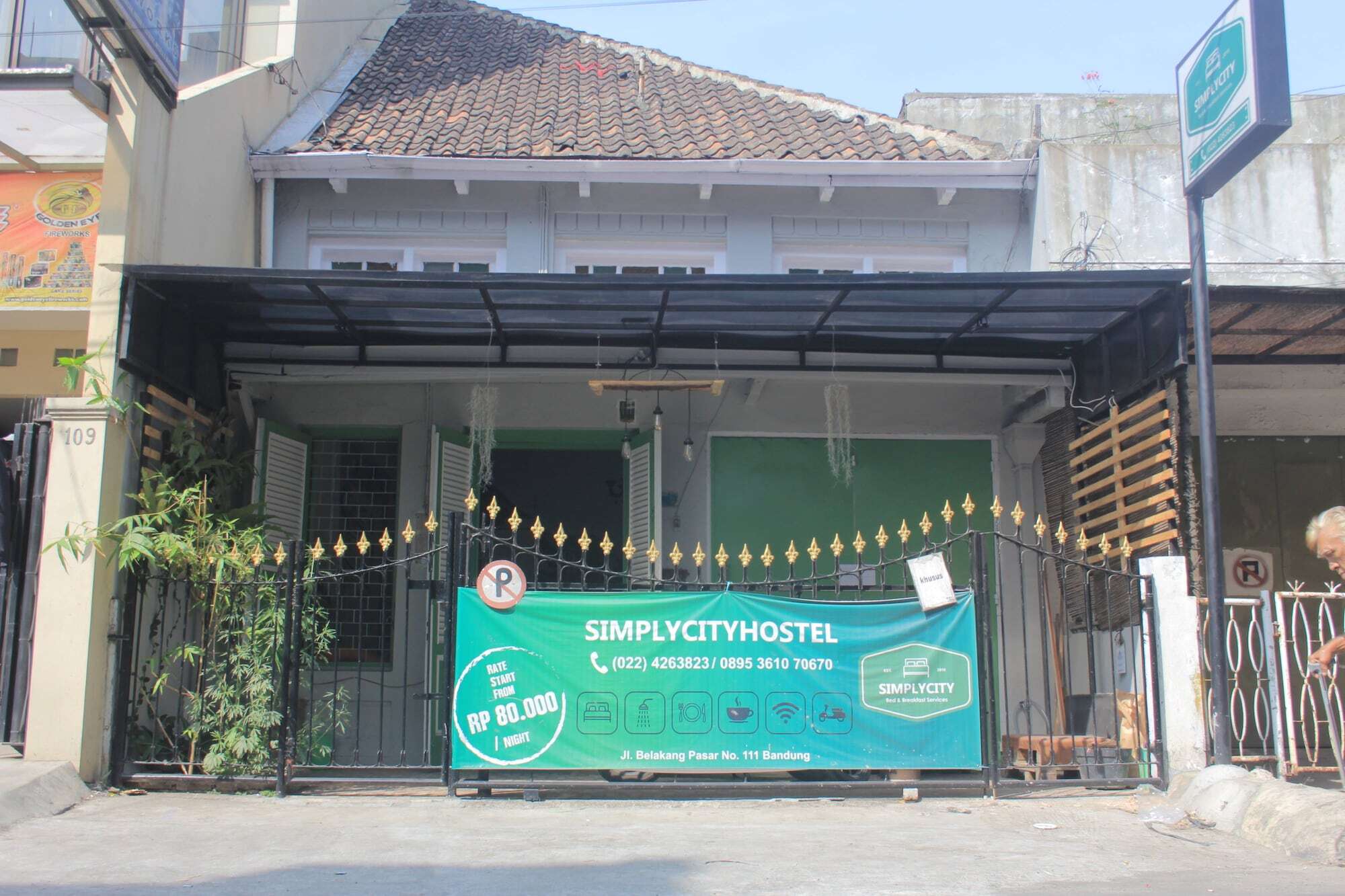 Simplycity Hostel Syariah Bandung Exterior photo